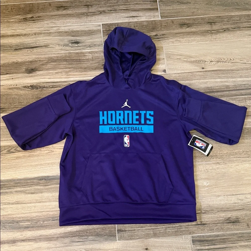 Men's Charlotte Hornets Jordan Brand Purple 2022/23 Performance Pullover Hoodie - Picture 1 of 3